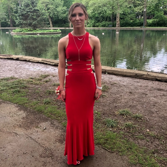 Red Faviana Prom Dress - Picture 1 of 5